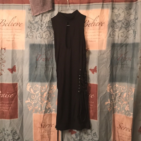 Dress - Picture 3 of 3